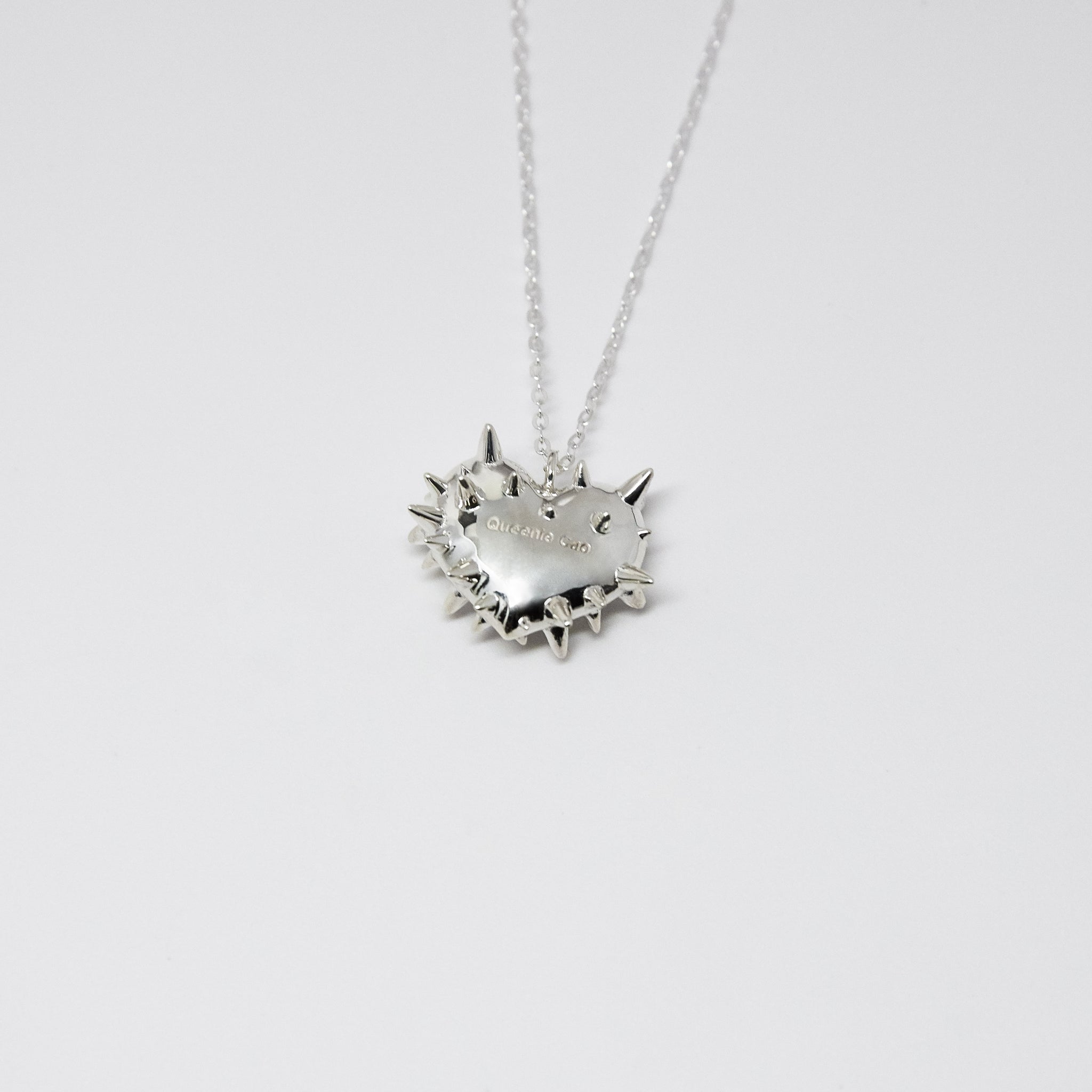 HEART OF THORNS NECKLACE